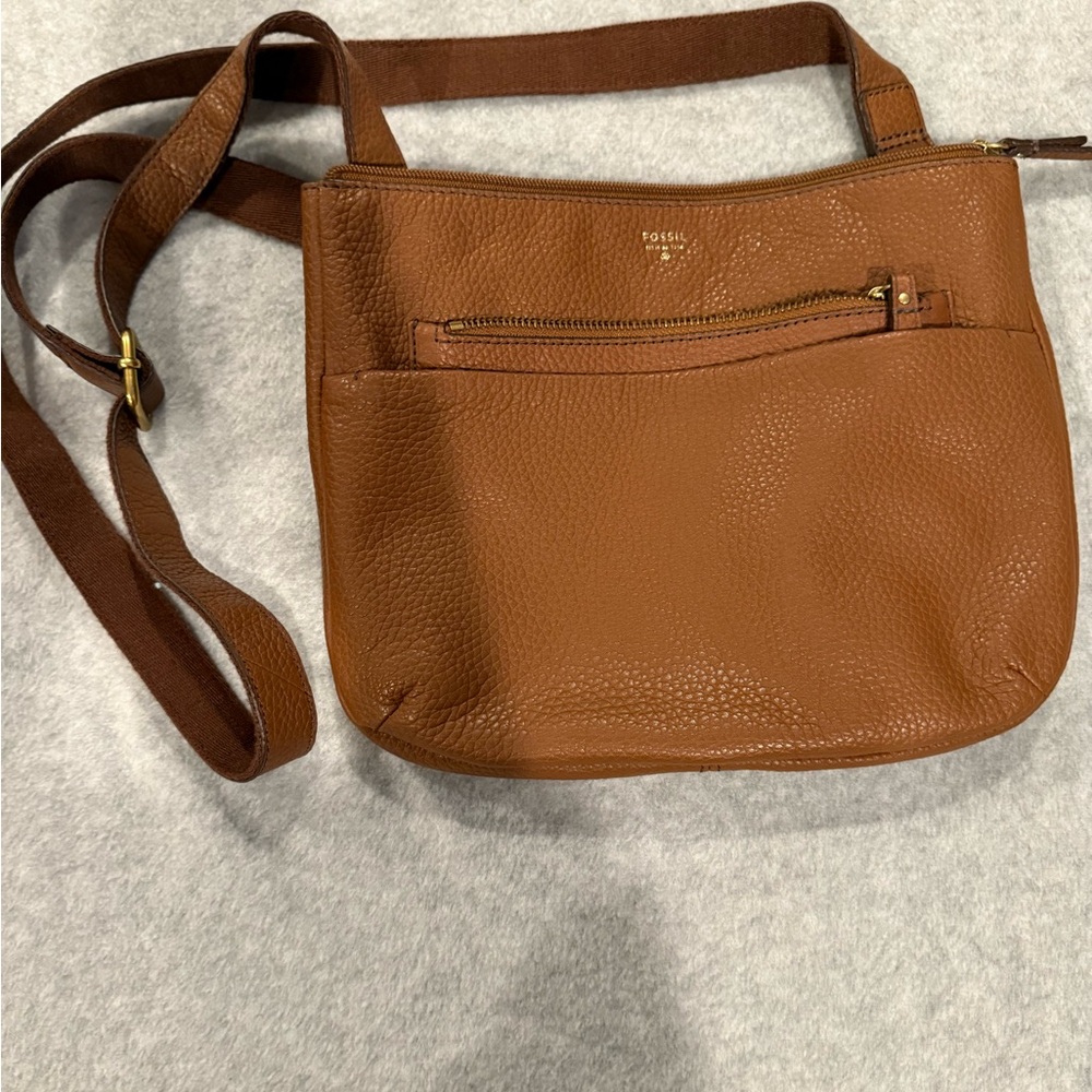 Fossil Brown Crossbody Bag with Classic Design